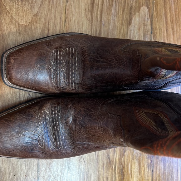 Ariat western boot style 10016432 size US8C - Picture 4 of 8